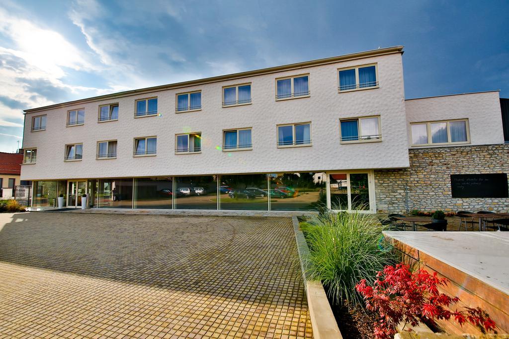 Modra Stodola Contactless Check-In Otel Horoměřice Dış mekan fotoğraf
